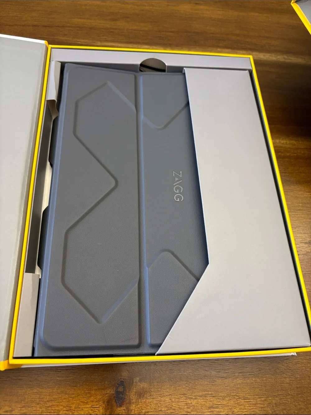 Apple Pencil & ZAGG Rugged Messenger for iPad Pro 10.5